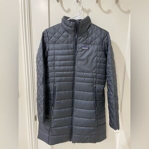 Patagonia Women's Radalie Parka in Smolder Blue size small